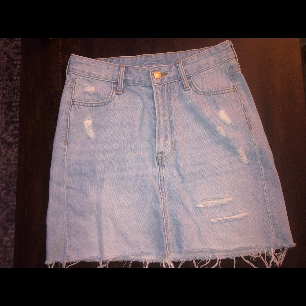 H&M women’s denim ripped jean skirt US 2